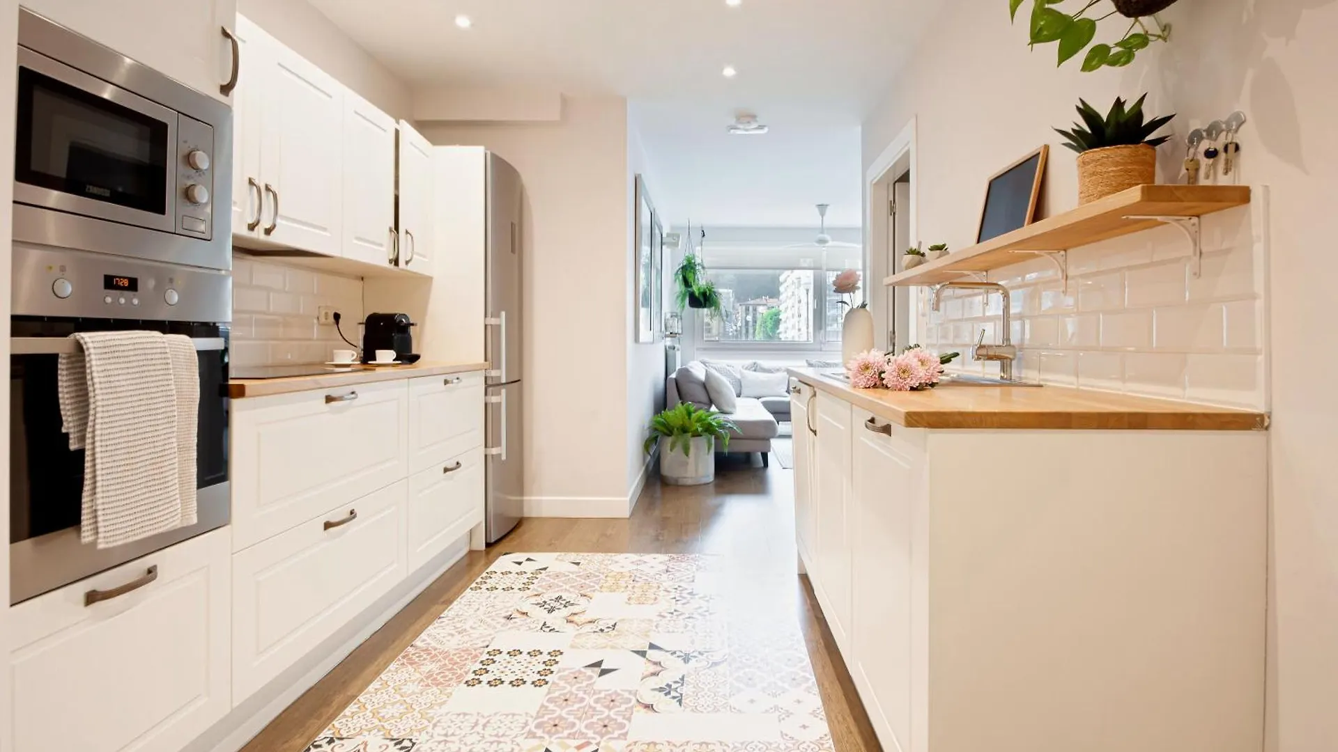 Heart Of San Sebastian⎮Walk Score 99⎮3 Baths 0*,  Spanien