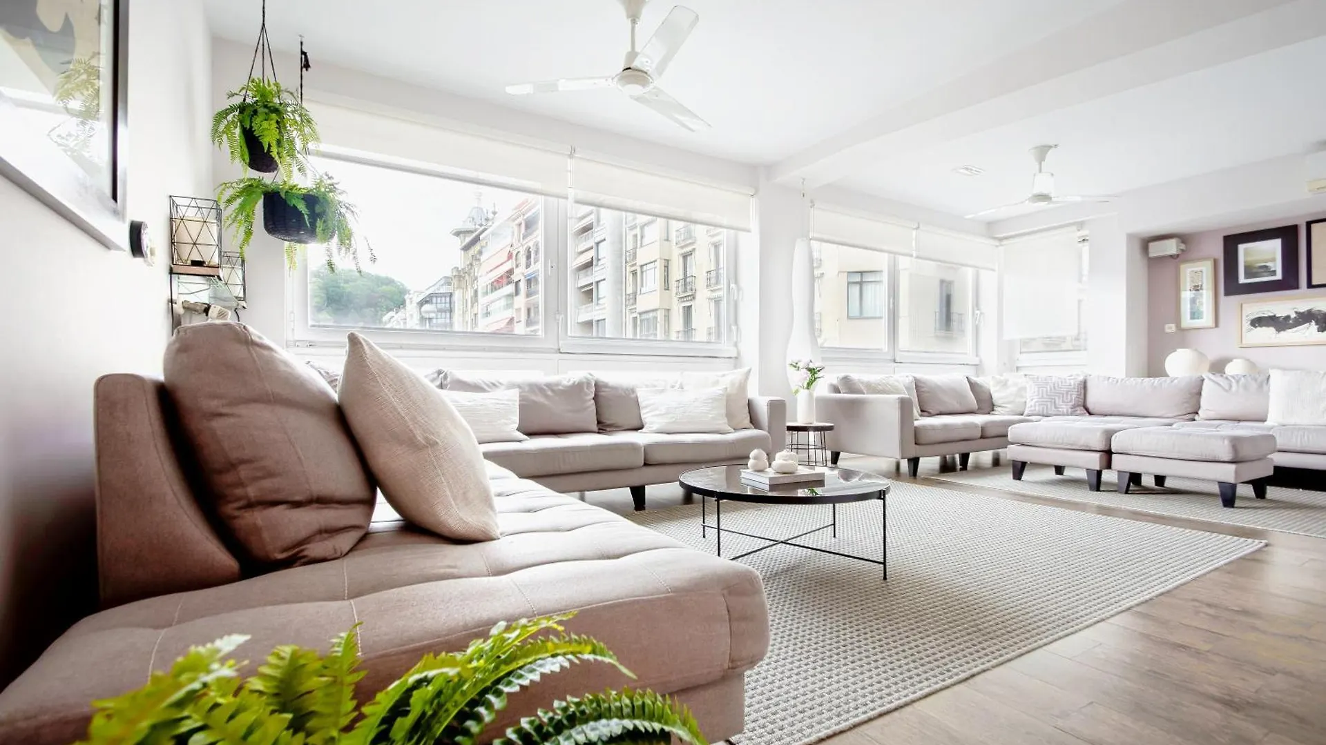 Heart Of San Sebastian⎮Walk Score 99⎮3 Baths Lejlighed