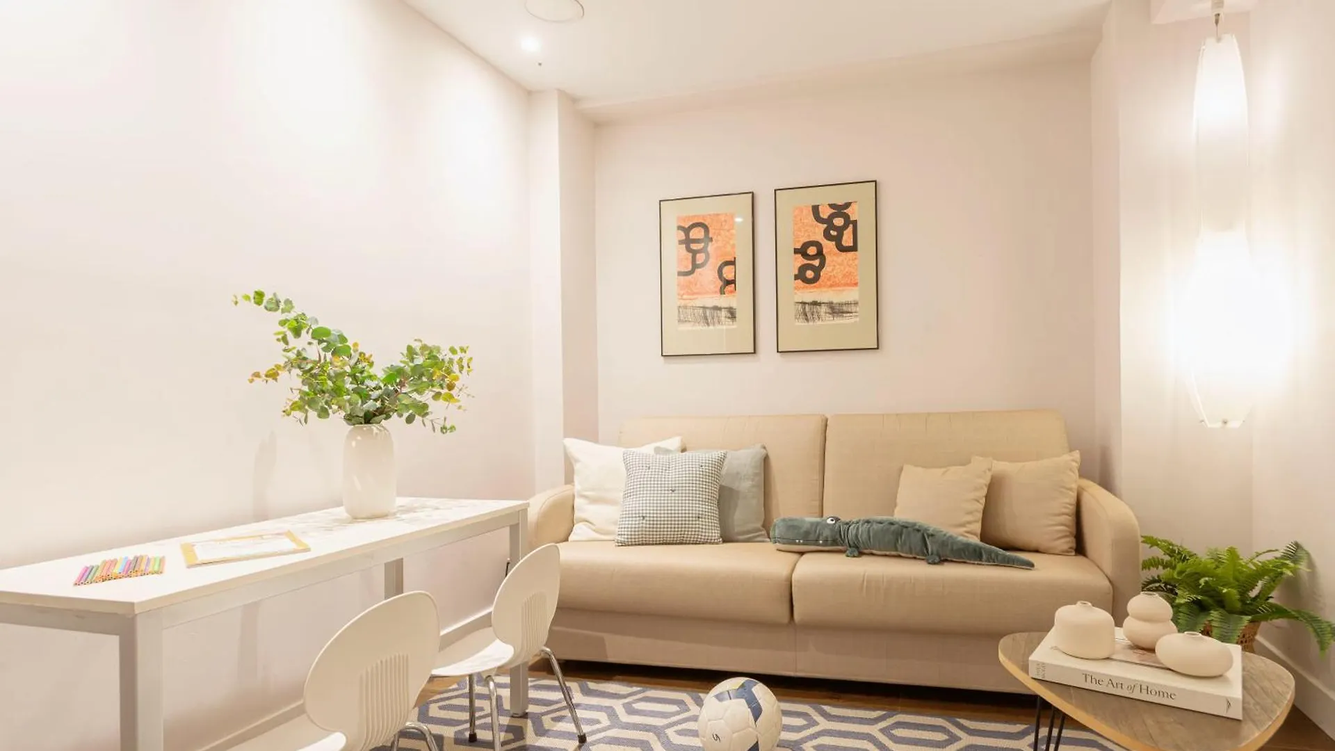 Heart Of San Sebastian⎮Walk Score 99⎮3 Baths 0*,
